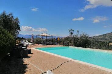 تختخواب و صبحانه Casale San Fortunato