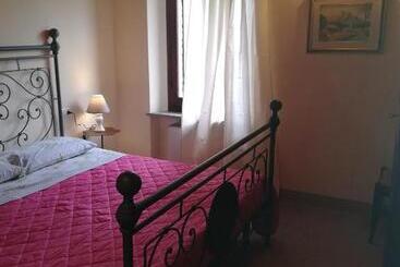 تختخواب و صبحانه Casale San Fortunato