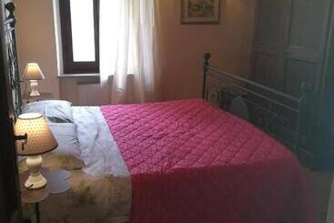 تختخواب و صبحانه Casale San Fortunato