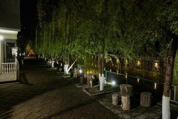 هتل Getap Resort Arzni