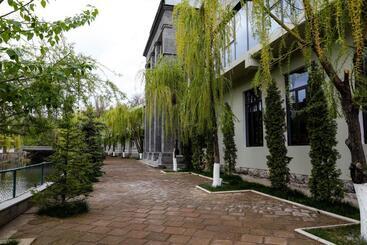 هتل Getap Resort Arzni