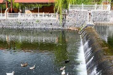 هتل Getap Resort Arzni