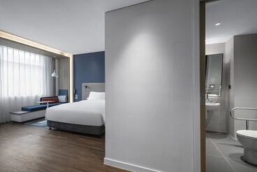 هتل Holiday Inn Express Jingdezhen Ancient Town By Ihg
