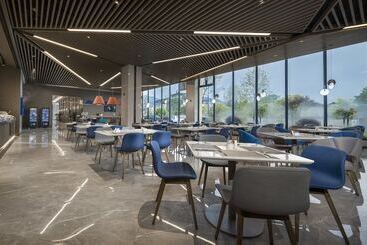 هتل Holiday Inn Express Jingdezhen Ancient Town By Ihg