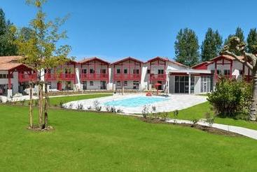هتل آپارتمان Residence Nemea Le Domaine D Uhaina