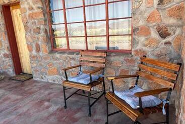 هتل Little Sossus Lodge