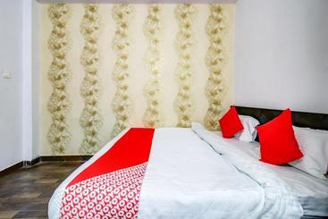 Отель Oyo Bho576 Comfort Paradise