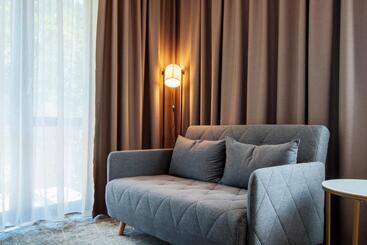 River Hotel & Spa