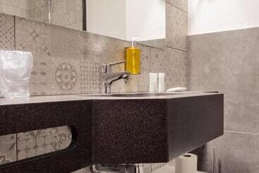 River Hotel & Spa