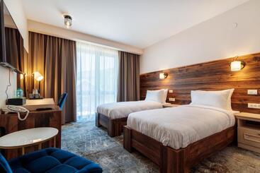 River Hotel & Spa