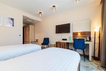 River Hotel & Spa