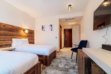 River Hotel & Spa
