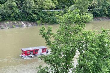 River Hotel & Spa