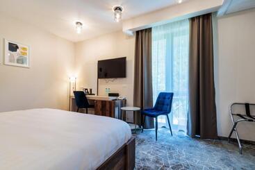 River Hotel & Spa