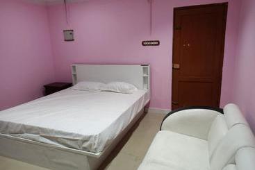 בית מלון כפרי Harisuns Plaza