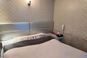 هتل Opus  Adult Only