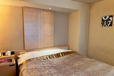هتل Opus  Adult Only
