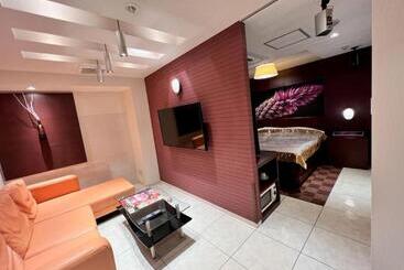 هتل Opus  Adult Only