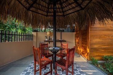 پانسیون The Yard Phu Quoc