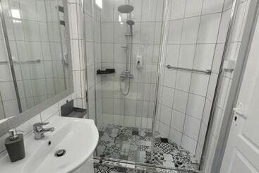 تختخواب و صبحانه Capra Vecinului