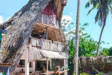 Ganesh Hostel & Shivas Bungalows