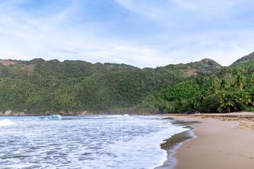 Ganesh Hostel & Shivas Bungalows