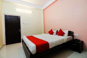 هتل Aditya Guest House