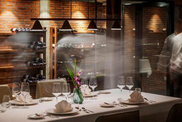 هتل Farmhouse Resort & Spa