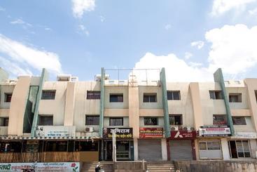 فندق Oyo 40788 Shree Sidhi Lodging