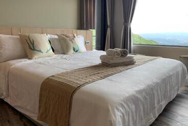 پانسیون Two Easy Inn