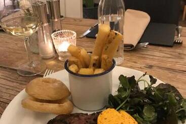 هاستل The Pig Inn