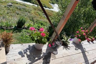 پانسیون Guesthouse Nashgobi