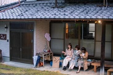Pensionat 四国旅行のhub拠点 古民家ゲストハウス Heso Camp