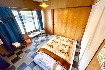 Pensionat 四国旅行のhub拠点 古民家ゲストハウス Heso Camp