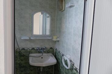 پانسیون Sunhouse Rooms