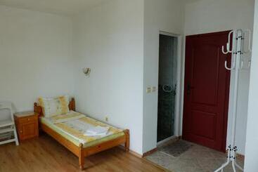 پانسیون Sunhouse Rooms