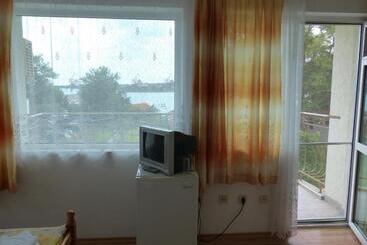پانسیون Sunhouse Rooms