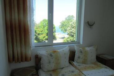 پانسیون Sunhouse Rooms