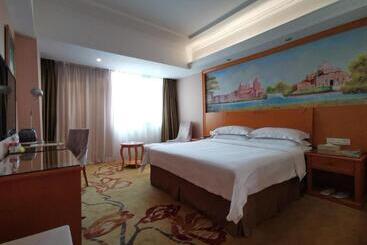 Vienna Hotel Guangdong Huizhou Yuanzhou
