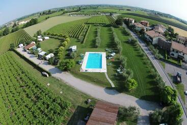 هتل Agriturismo La Vigna