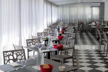 هتل Club La Villa