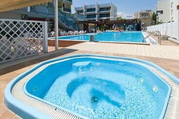 هتل Club La Villa