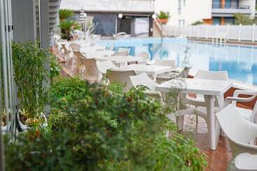 هتل Club La Villa