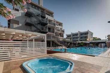هتل Club La Villa