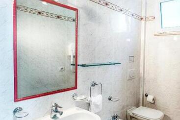 هتل Villa Zavatta B&b   Rooms & Apartments