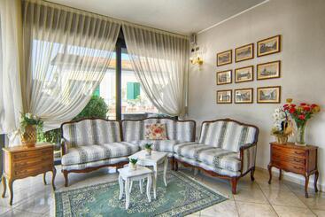 هتل Villa Zavatta B&b   Rooms & Apartments
