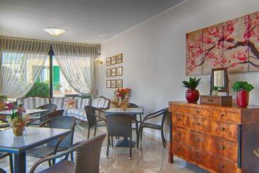 هتل Villa Zavatta B&b   Rooms & Apartments