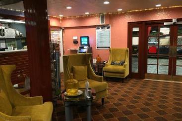 مُتل Tradewinds Airport