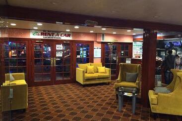 مُتل Tradewinds Airport