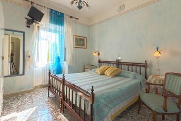 پانسیون Camere Alisa